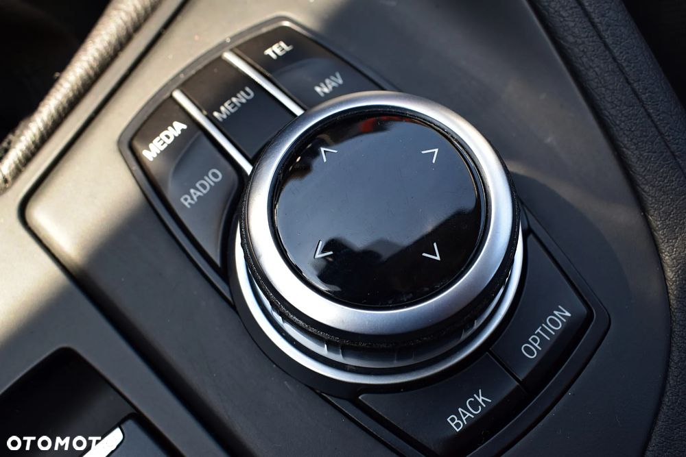 BMW X1 xDrive20i Advantage - 20
