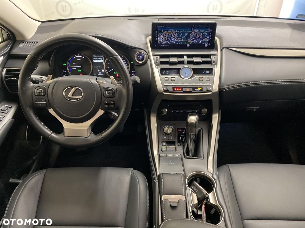 Lexus NX 300h F Impression AWD - 11