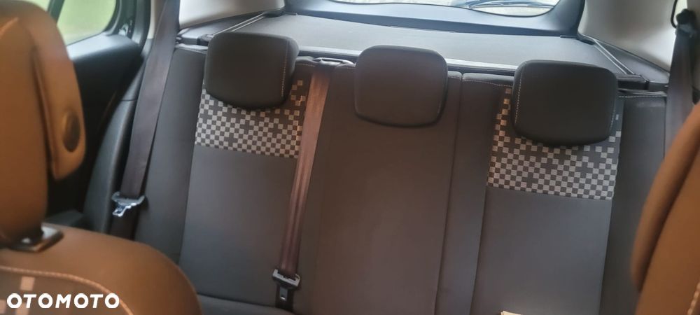 Renault Megane dCi 110 FAP EDC Dynamique - 10