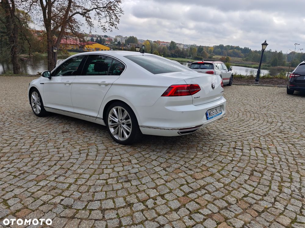 Volkswagen Passat 2.0 TDI Bi-Turbo BMT 4Mot Highline DSG - 2