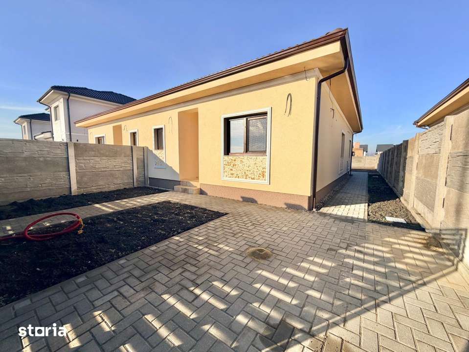 Duplex cu 3 camere - teren generos - utilitati complete - Mosnita - Imagine principală: 2/8