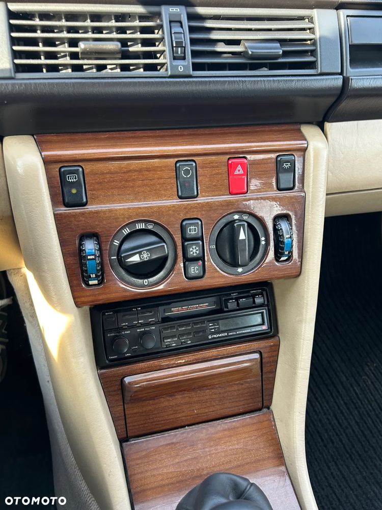 Mercedes-Benz W124 (1984-1993) - 22