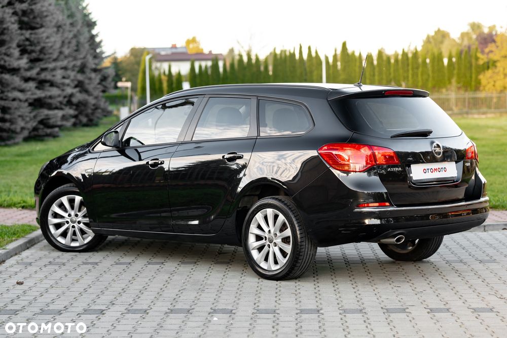 Opel Astra 2.0 CDTI Cosmo - 10