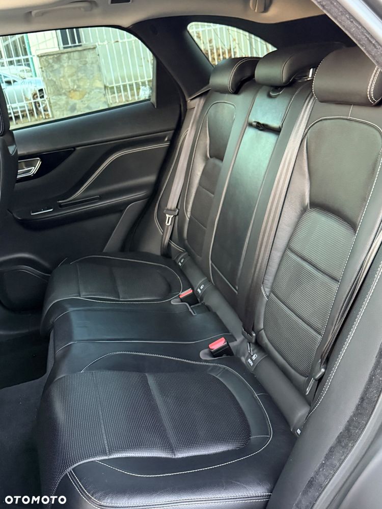 Jaguar F-Pace - 24