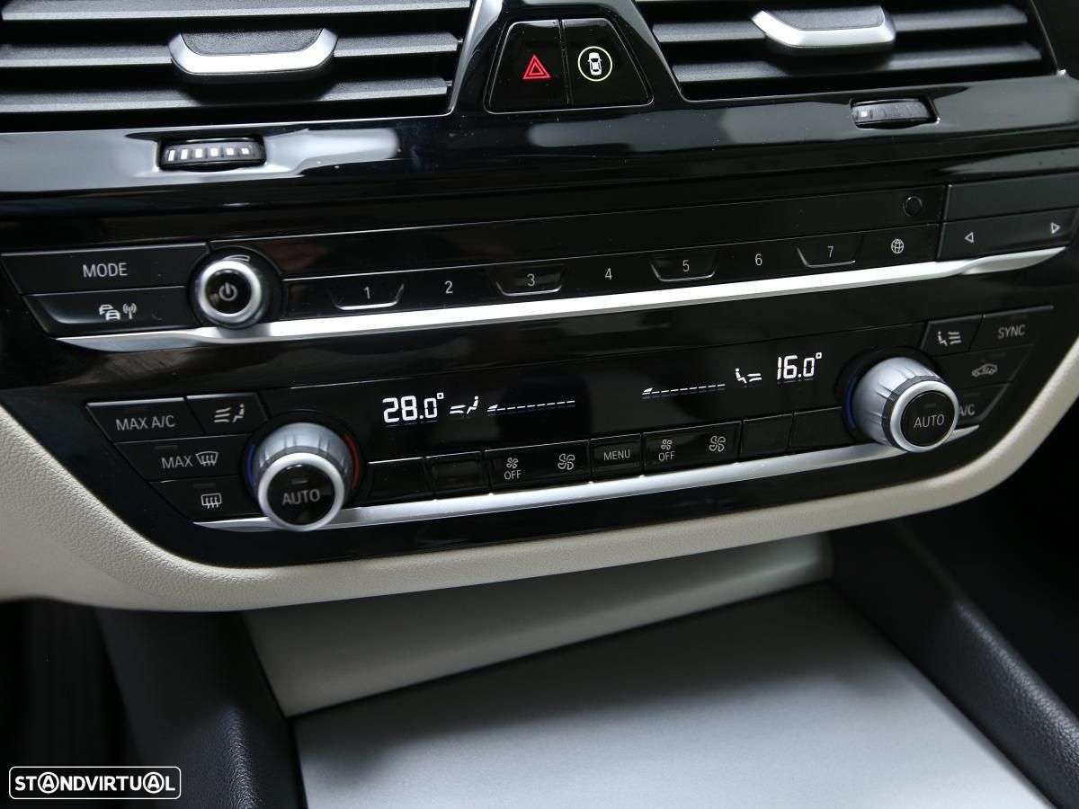 BMW 530 e - 28