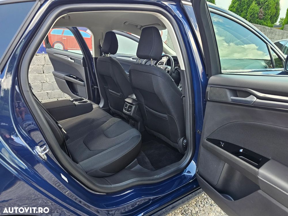 Ford Mondeo - 35