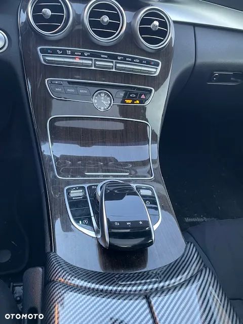Mercedes-Benz Klasa C 300 9G-TRONIC Edition - 12