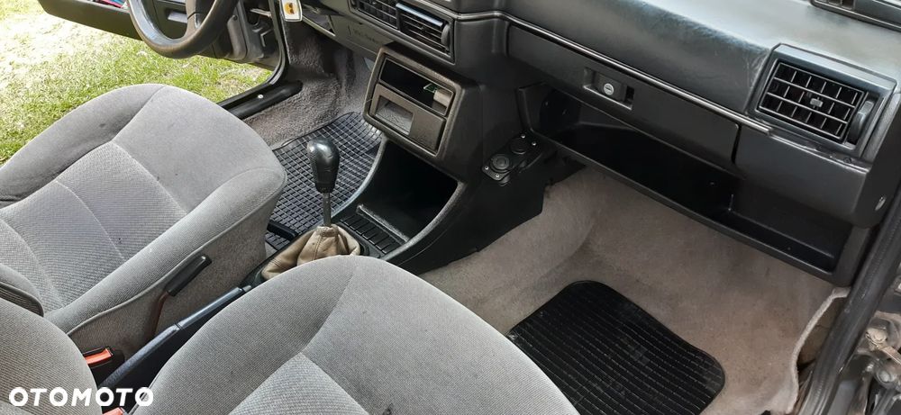 Volkswagen Golf 1.6 - 14