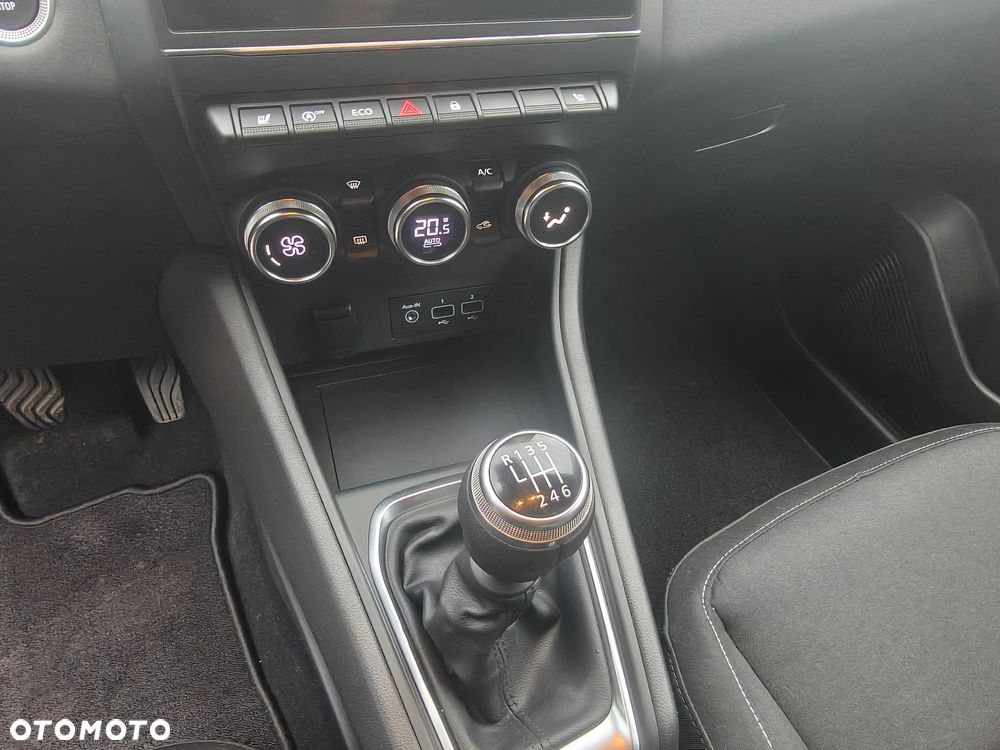 Renault Captur TCe 90 EXPERIENCE - 11