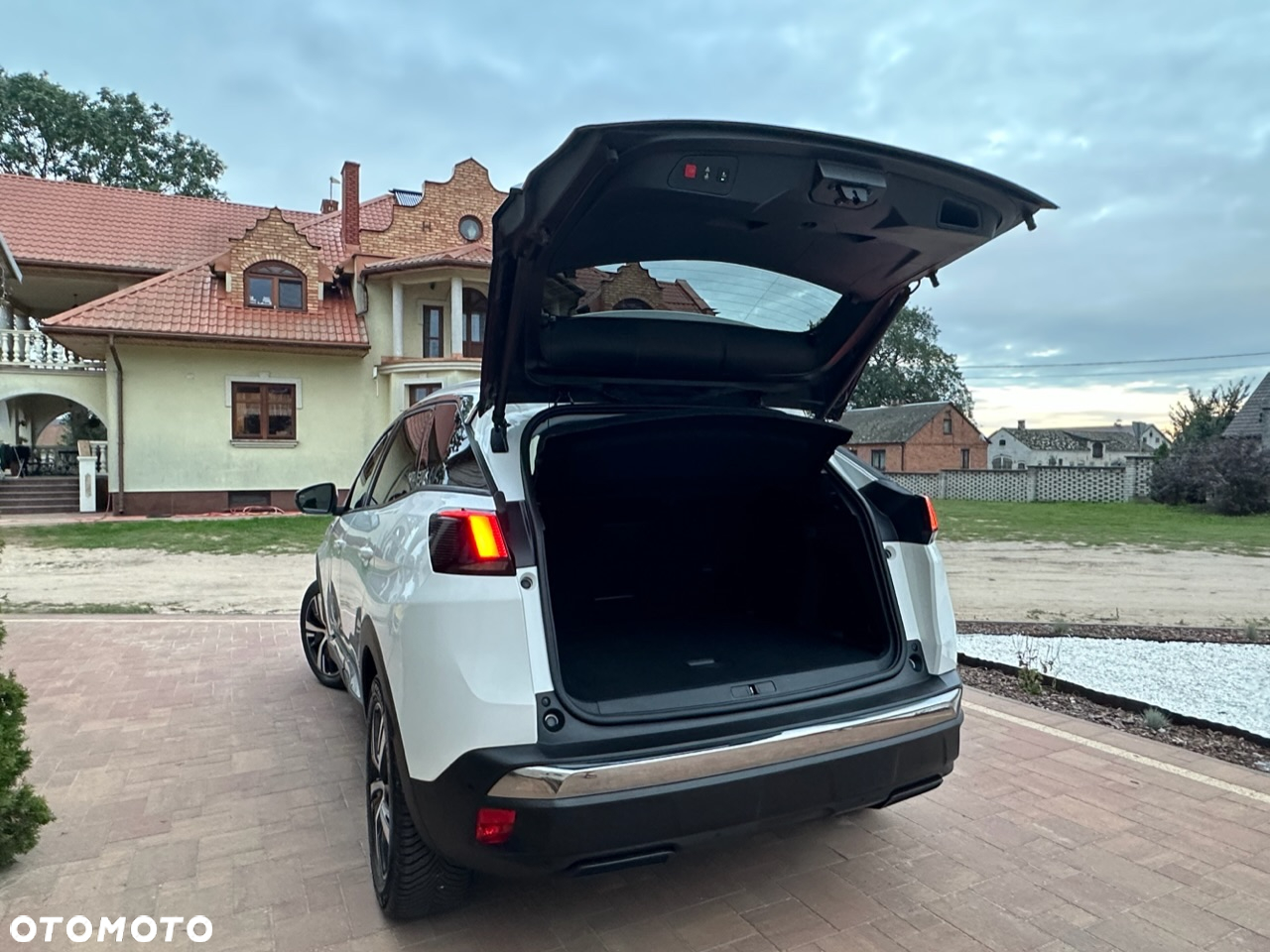 Peugeot 3008 BlueHDi 130 Stop & Start EAT8 GT - 20