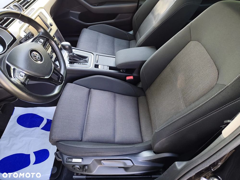 Volkswagen Passat 2.0 TDI (BlueMotion Technology) DSG Comfortline - 18