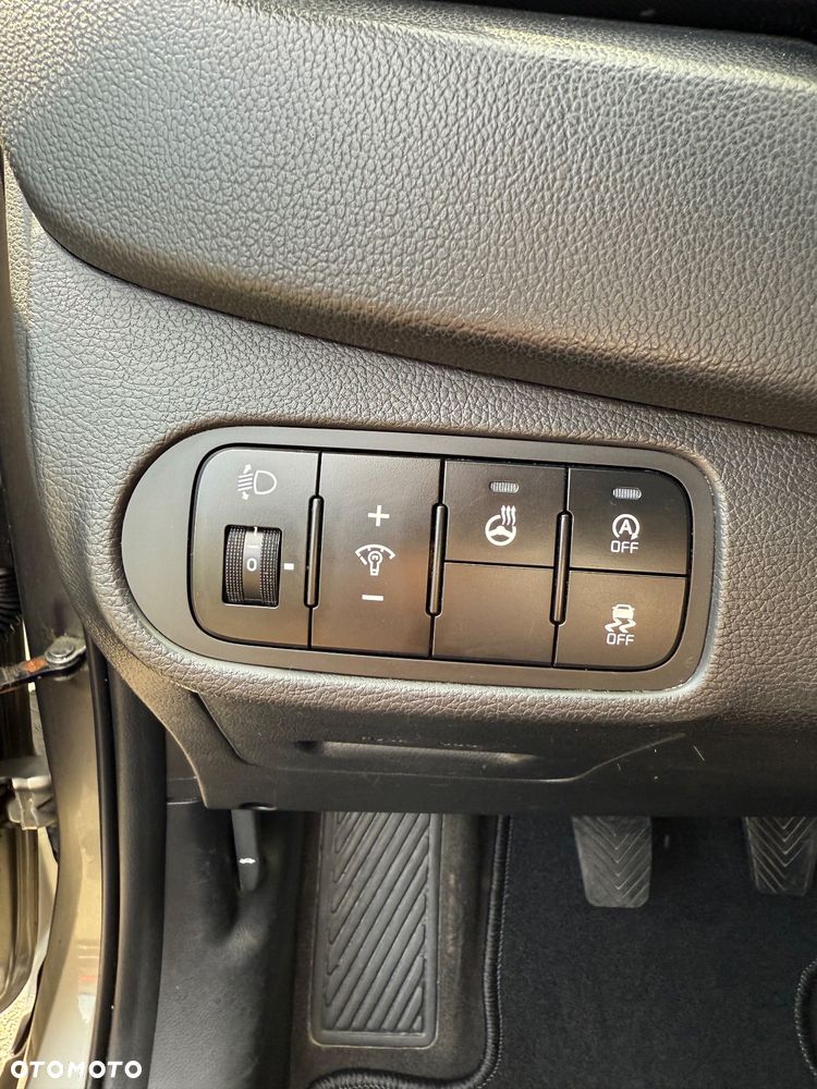 Kia Carens - 12