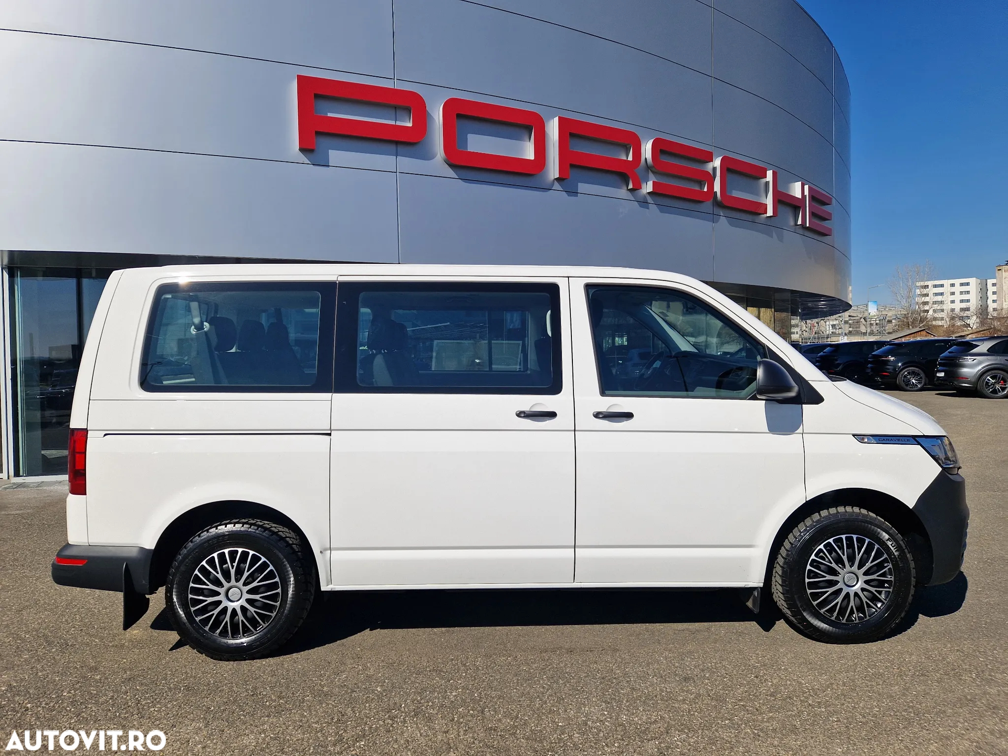 Volkswagen Caravelle - 6