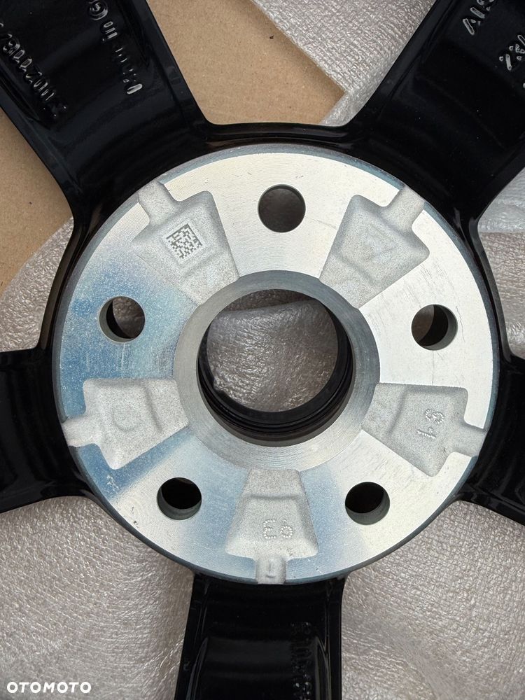 FELGA ALUMINIOWA AUDI Q2 81A SQ2 8,0Jx19 ET45 81A601025M NOWA ORYGINAŁ - 17