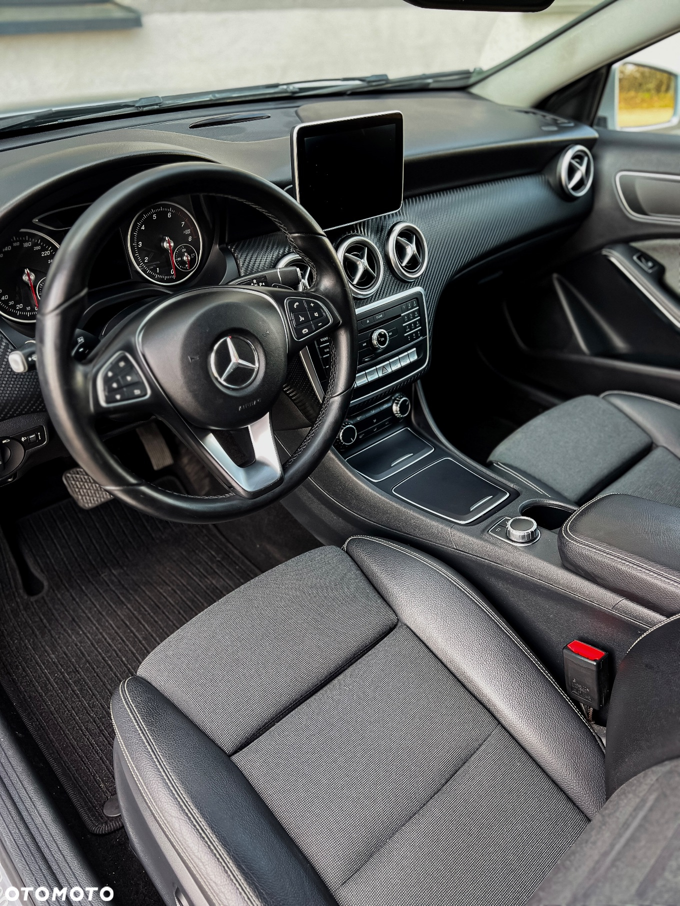 Mercedes-Benz Klasa A 180 7G-DCT - 6