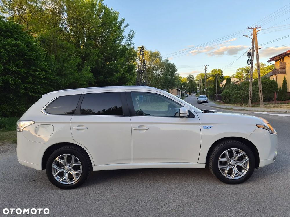 Mitsubishi Outlander - 22