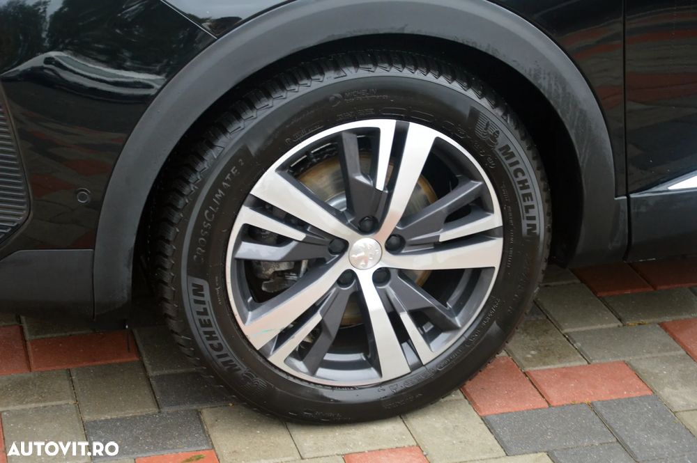 Peugeot 3008 Hybrid 225 e-EAT8 Allure - 33
