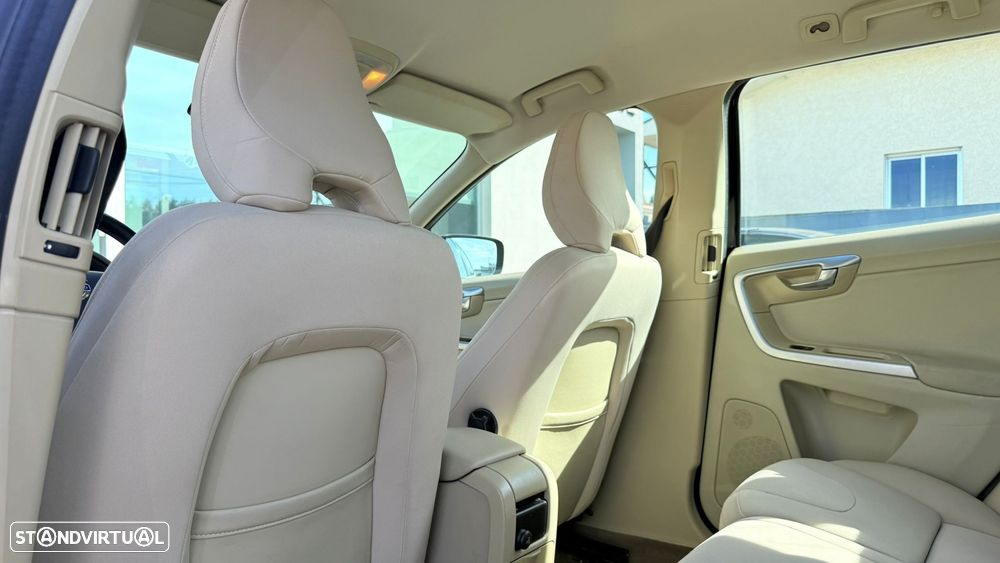 Volvo XC 60 2.0 D3 Drive Momentum - 12