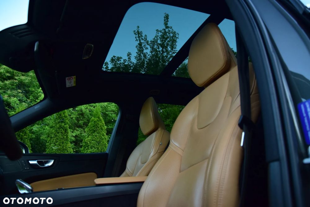 Volvo XC 60 B5 B AWD Inscription - 25