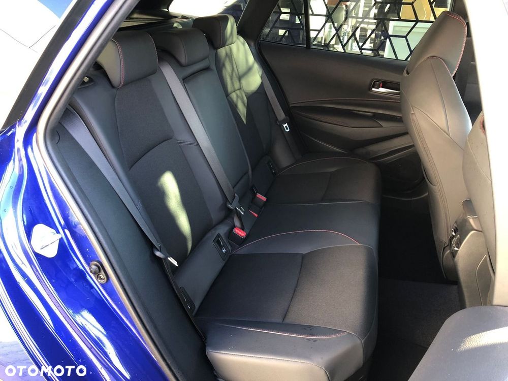 Toyota Corolla 2.0 Hybrid GR Sport Dynamic - 27