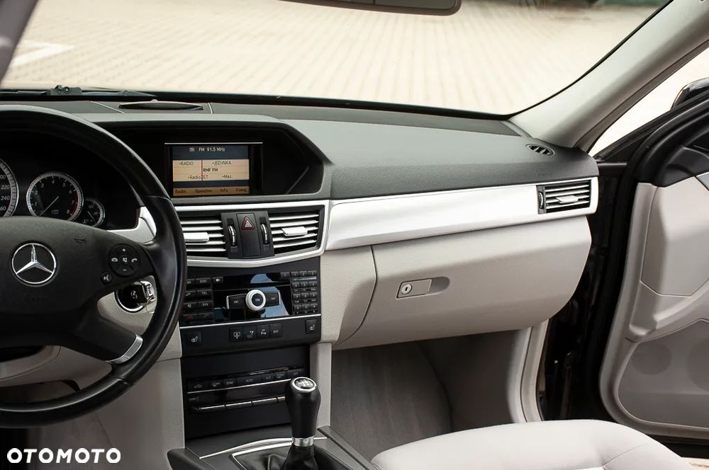 Mercedes-Benz Klasa E 200 Kompressor Avantgarde - 31