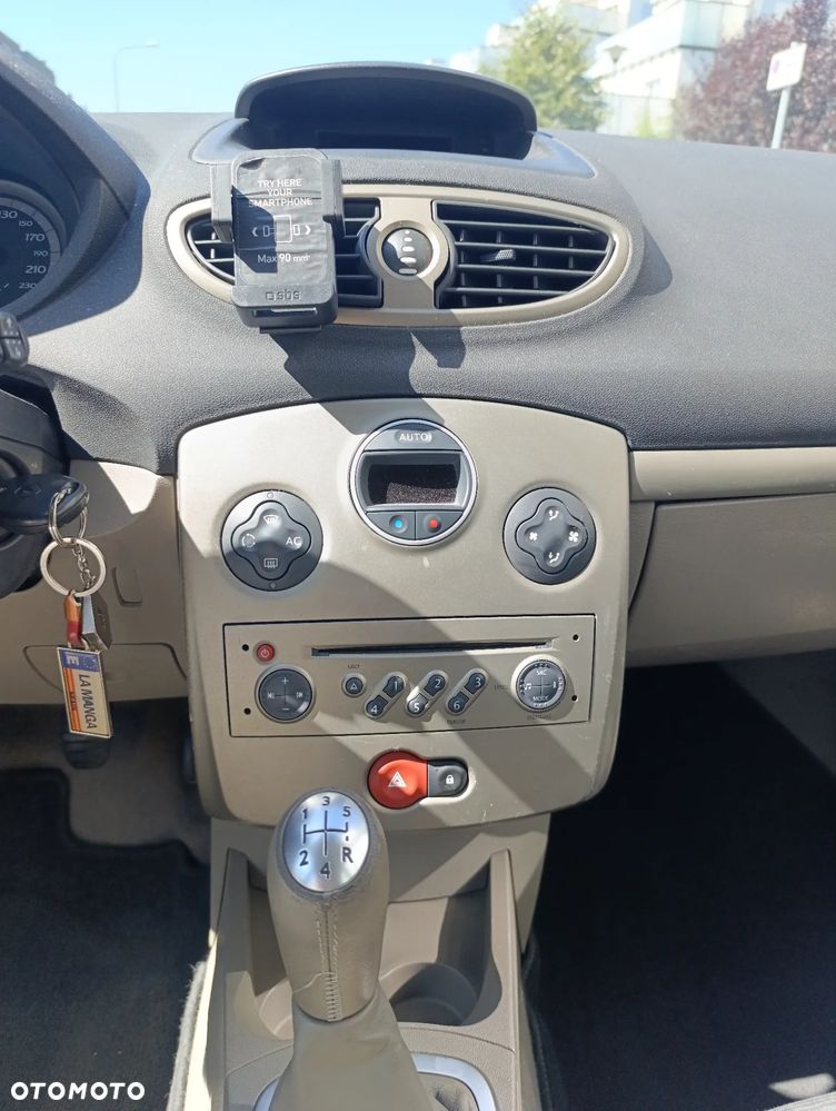 Renault Clio 1.4 16V Privilege - 8