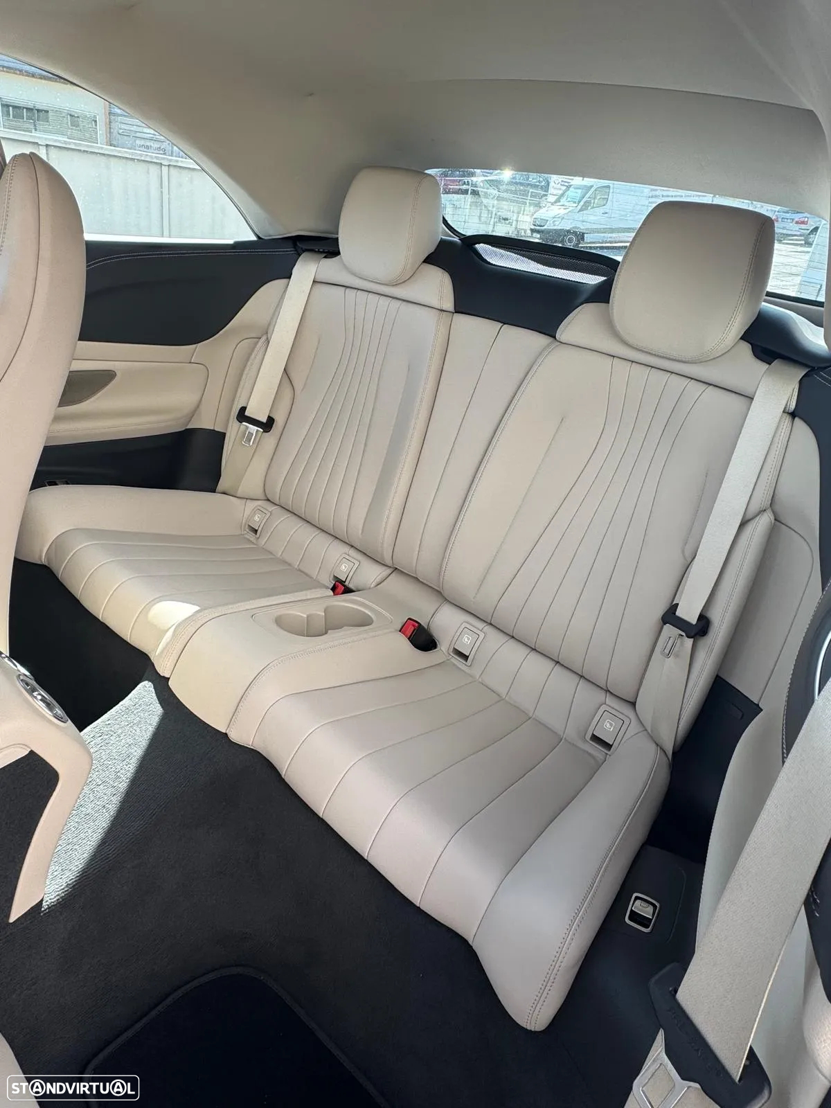 Mercedes-Benz E 300 Coupe 9G-TRONIC AMG Line - 11