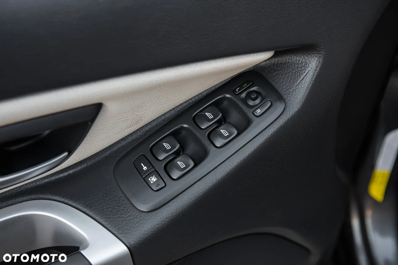 Volvo XC 90 - 16