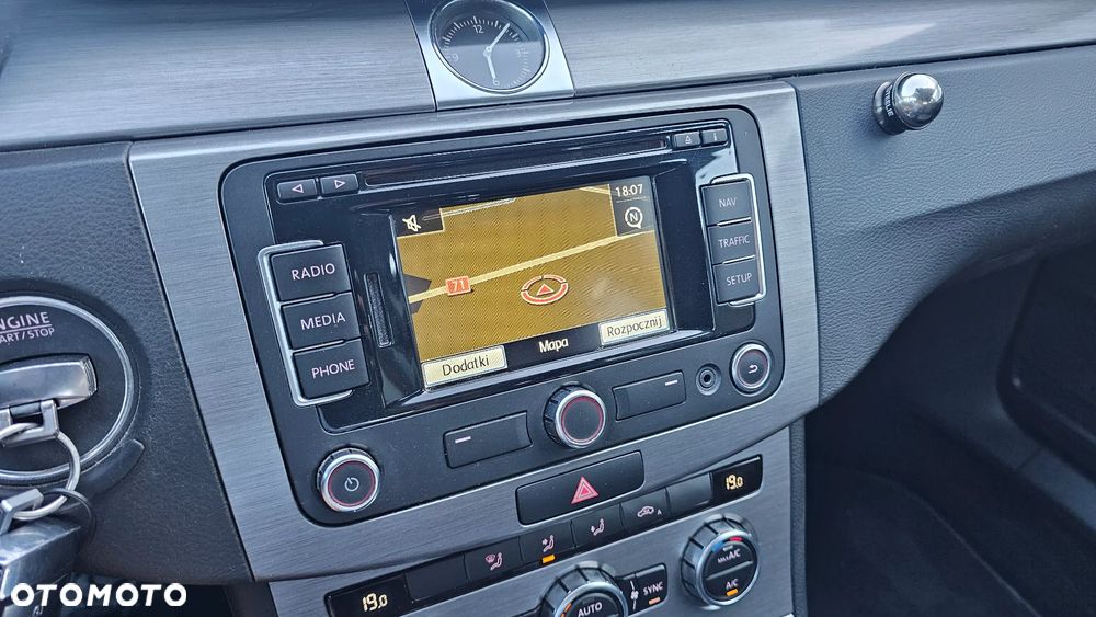 Volkswagen Passat 2.0 TDI Comfortline DSG - 16