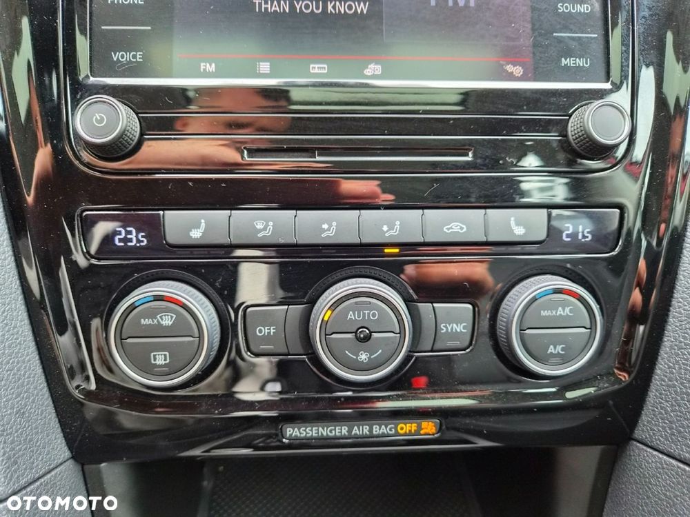 Volkswagen Passat - 16