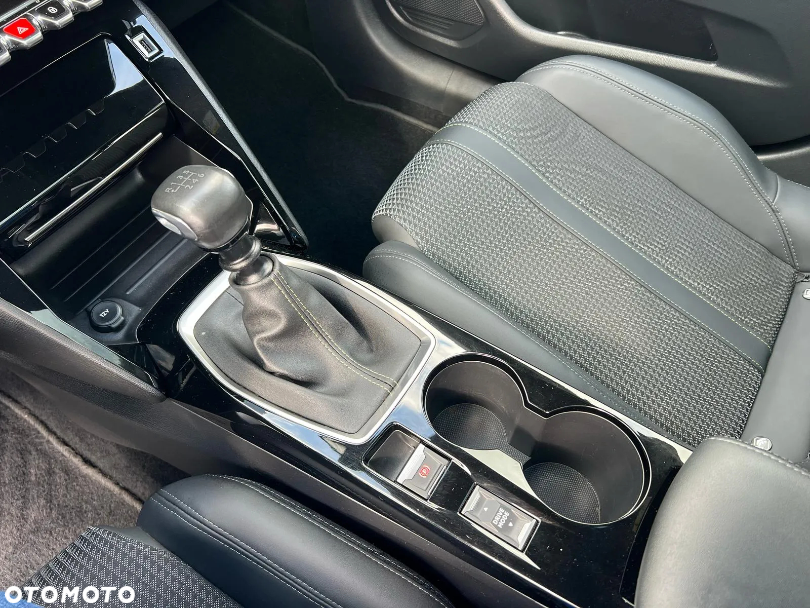 Peugeot 208 1.2 PureTech GT S&S - 23