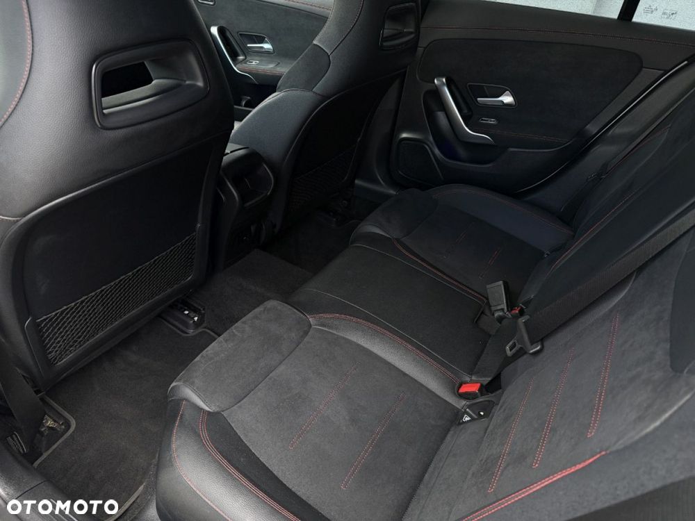 Mercedes-Benz CLA 200 AMG Line 7G-DCT - 33