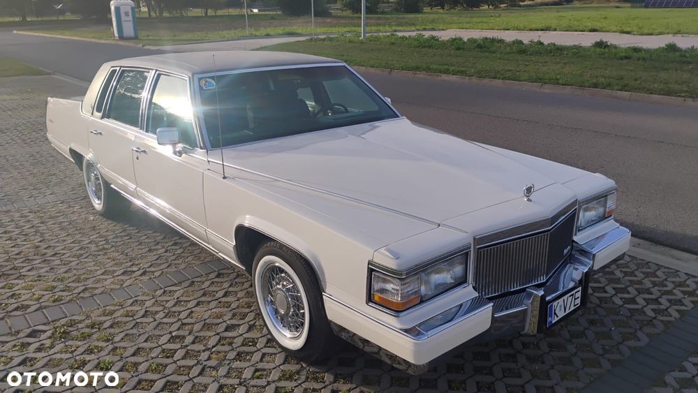 Cadillac Brougham - 1