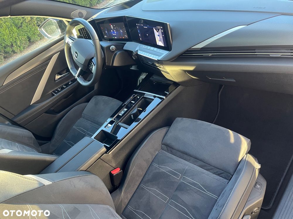Opel Astra 1.2 Turbo Automatik Business Elegance - 33