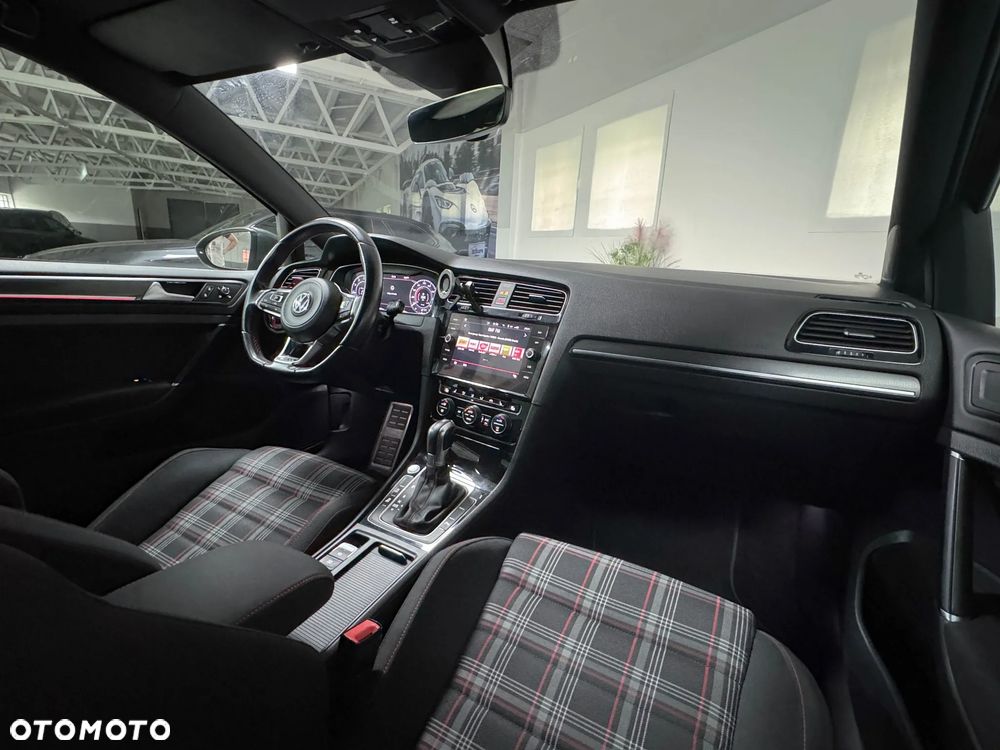 Volkswagen Golf GTI (BlueMotion Technology) DSG - 20