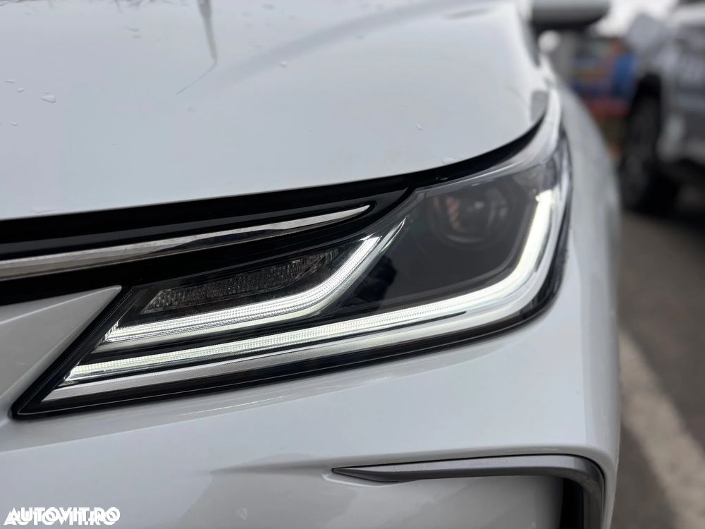 Toyota Corolla 1.8 Hybrid Business Edition - 22