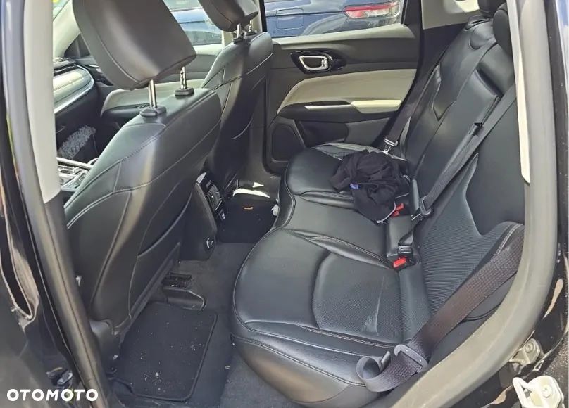 Jeep Compass - 12