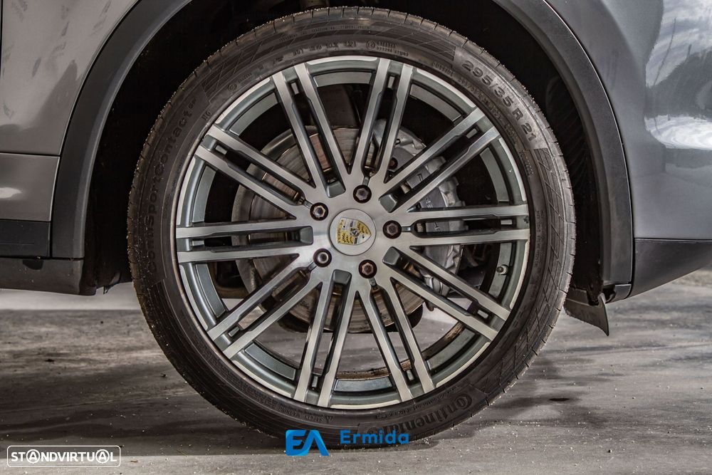 Porsche Cayenne - 19