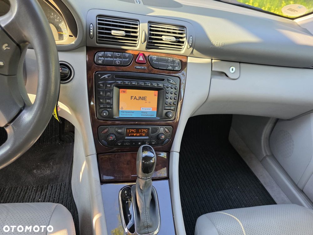 Mercedes-Benz Klasa C 320 4Matic Avantgarde Sport Edition - 30