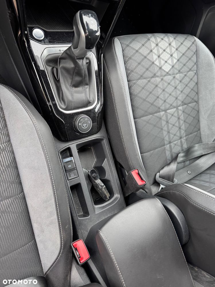 Volkswagen T-Roc 2.0 TDI SCR 4MOTION DSG R-Line - 28