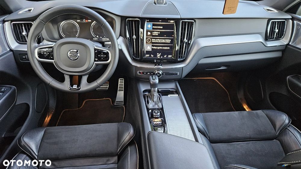 Volvo XC 60 D5 AWD Geartronic RDesign - 21