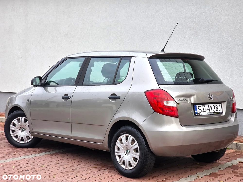 Skoda Fabia 1.4 16V Active Plus - 8