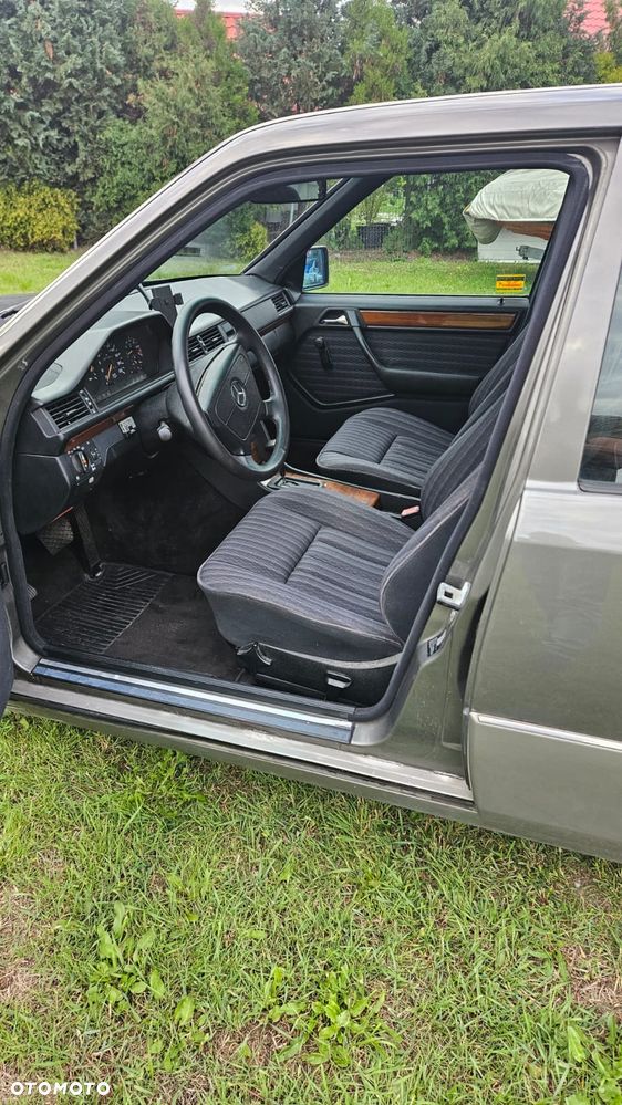 Mercedes-Benz W124 (1984-1993) - 8