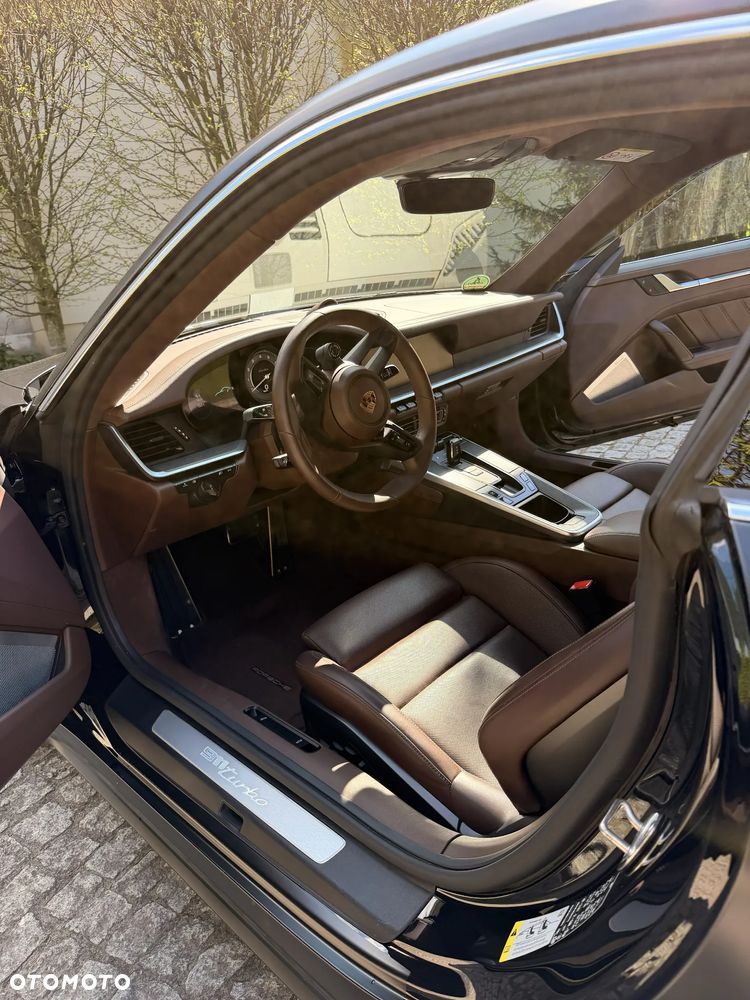 Porsche 911 Turbo - 10