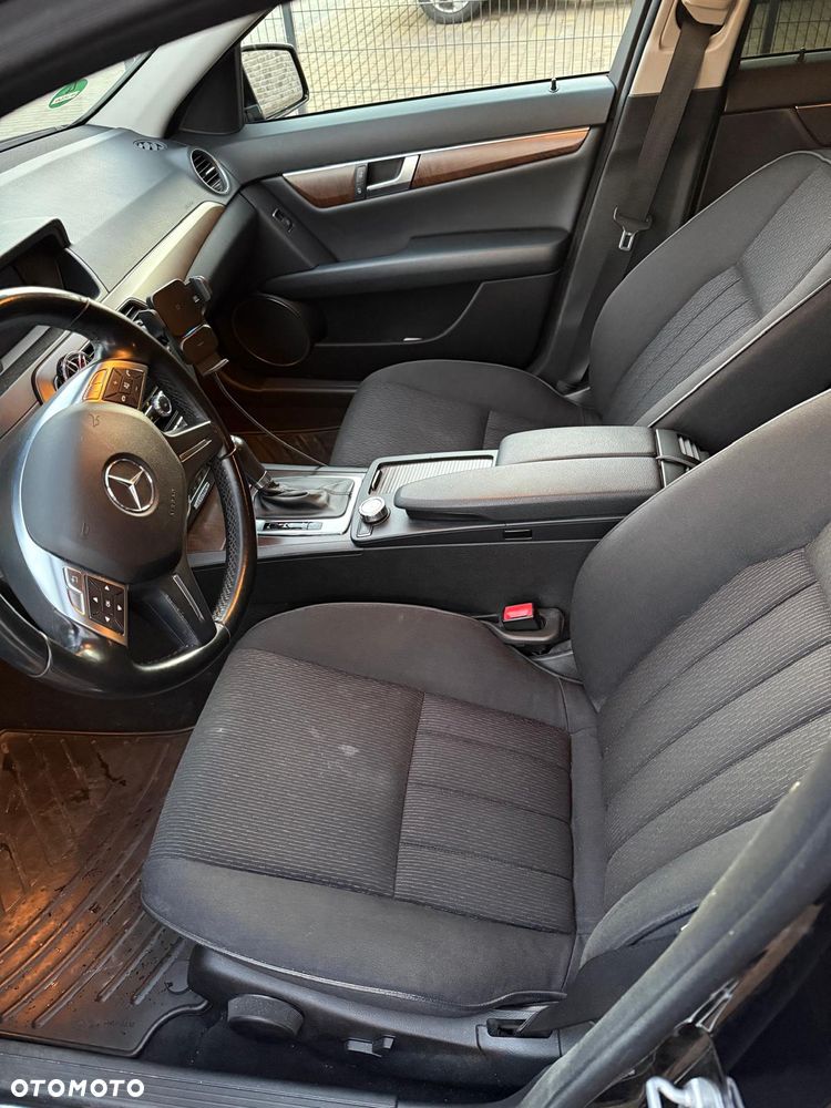Mercedes-Benz Klasa C 180 CGI Automatik BlueEFFICIENCY Elegance - 5