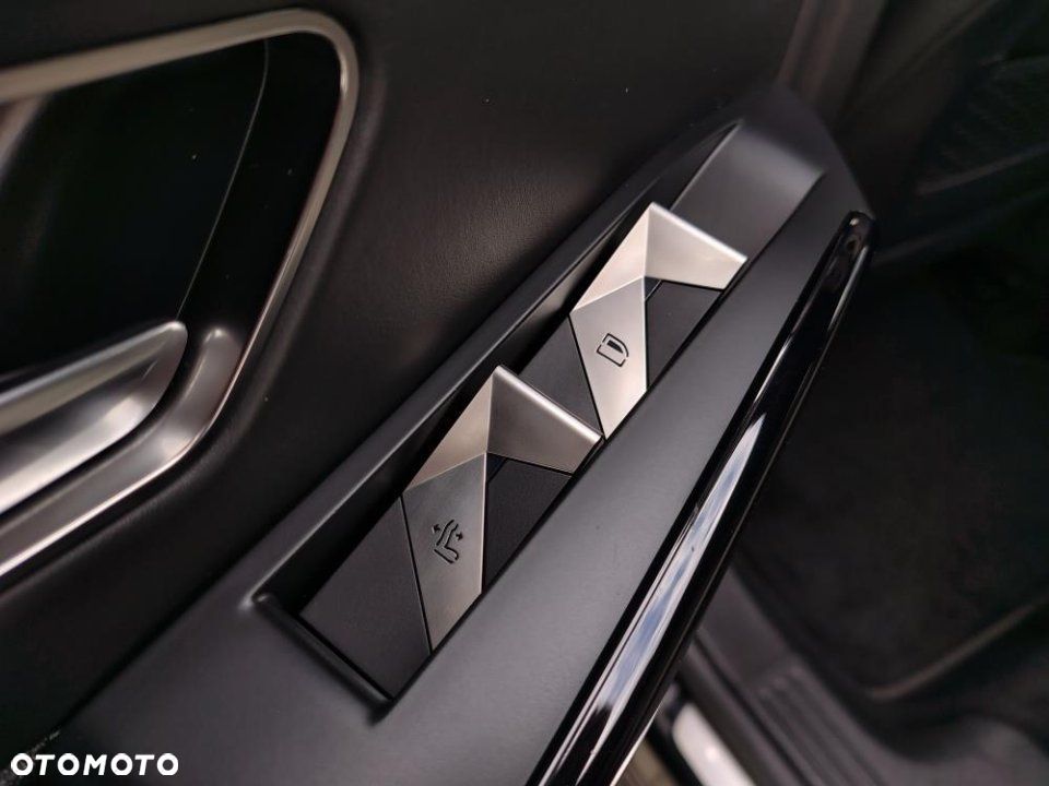 DS Automobiles DS 7 Crossback - 17