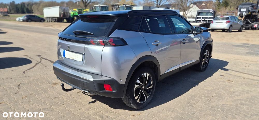 Peugeot 2008 1.2 PureTech GT Line S&S - 9