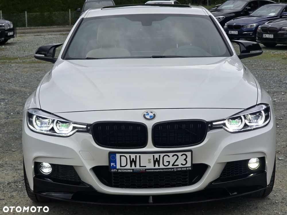 BMW Seria 3 330i - 37