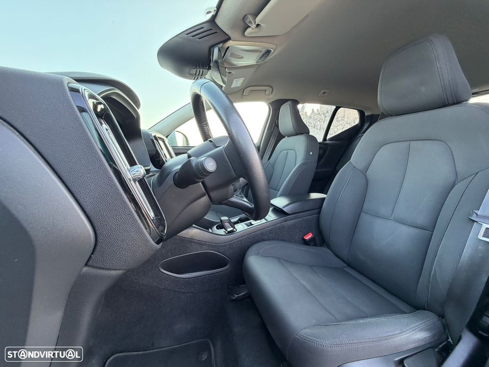 Volvo XC 40 1.5 T3 Momentum Geartronic - 17