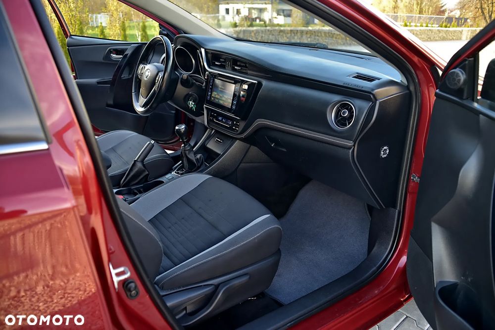 Toyota Auris 1.2 T Dynamic - 28